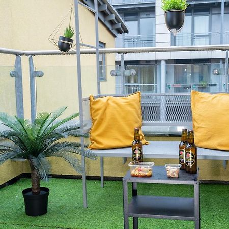Luxe Place - Netflix & Workspace For 6 Birmingam Exterior foto