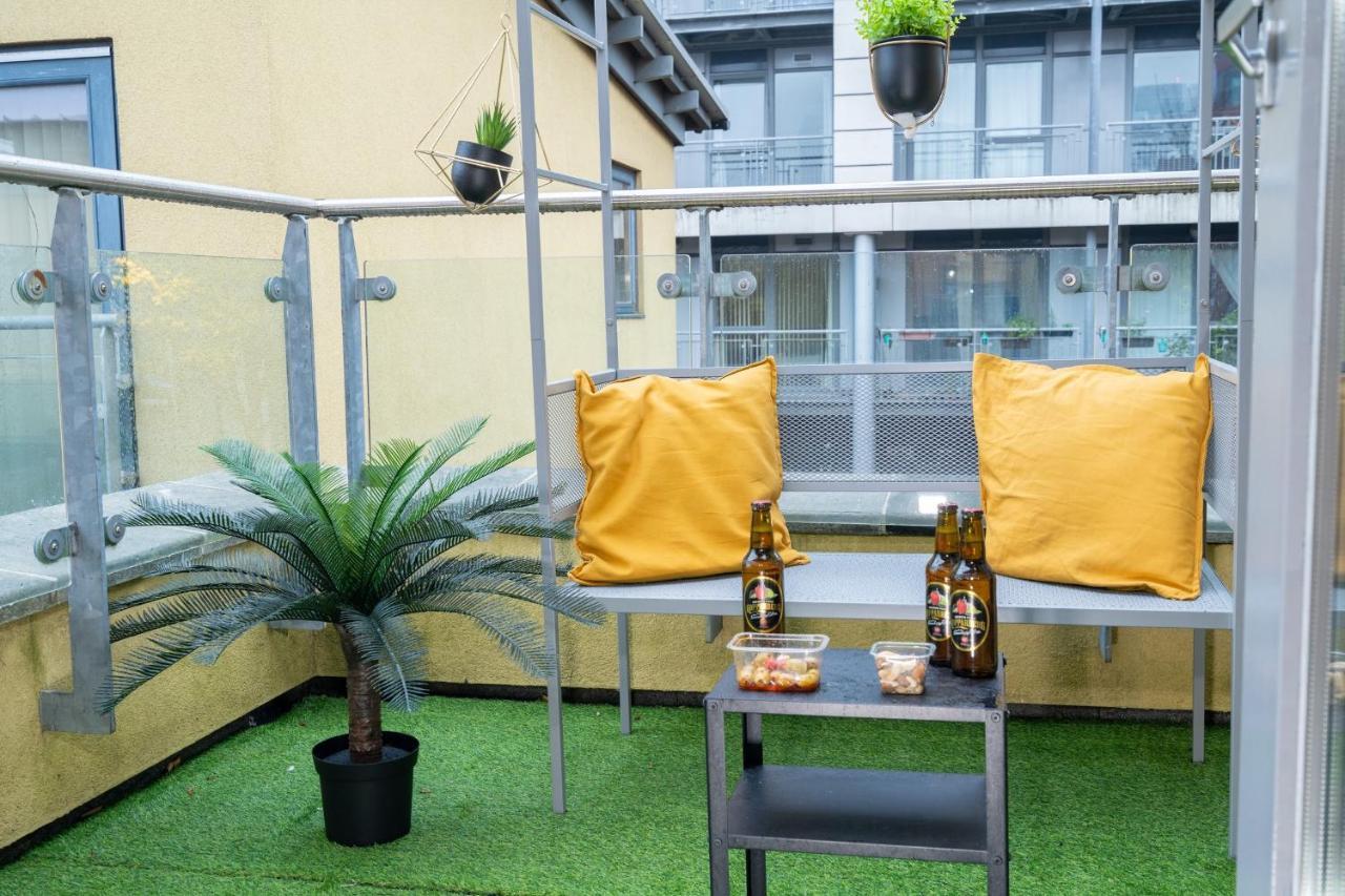 Luxe Place - Netflix & Workspace For 6 Birmingam Exterior foto