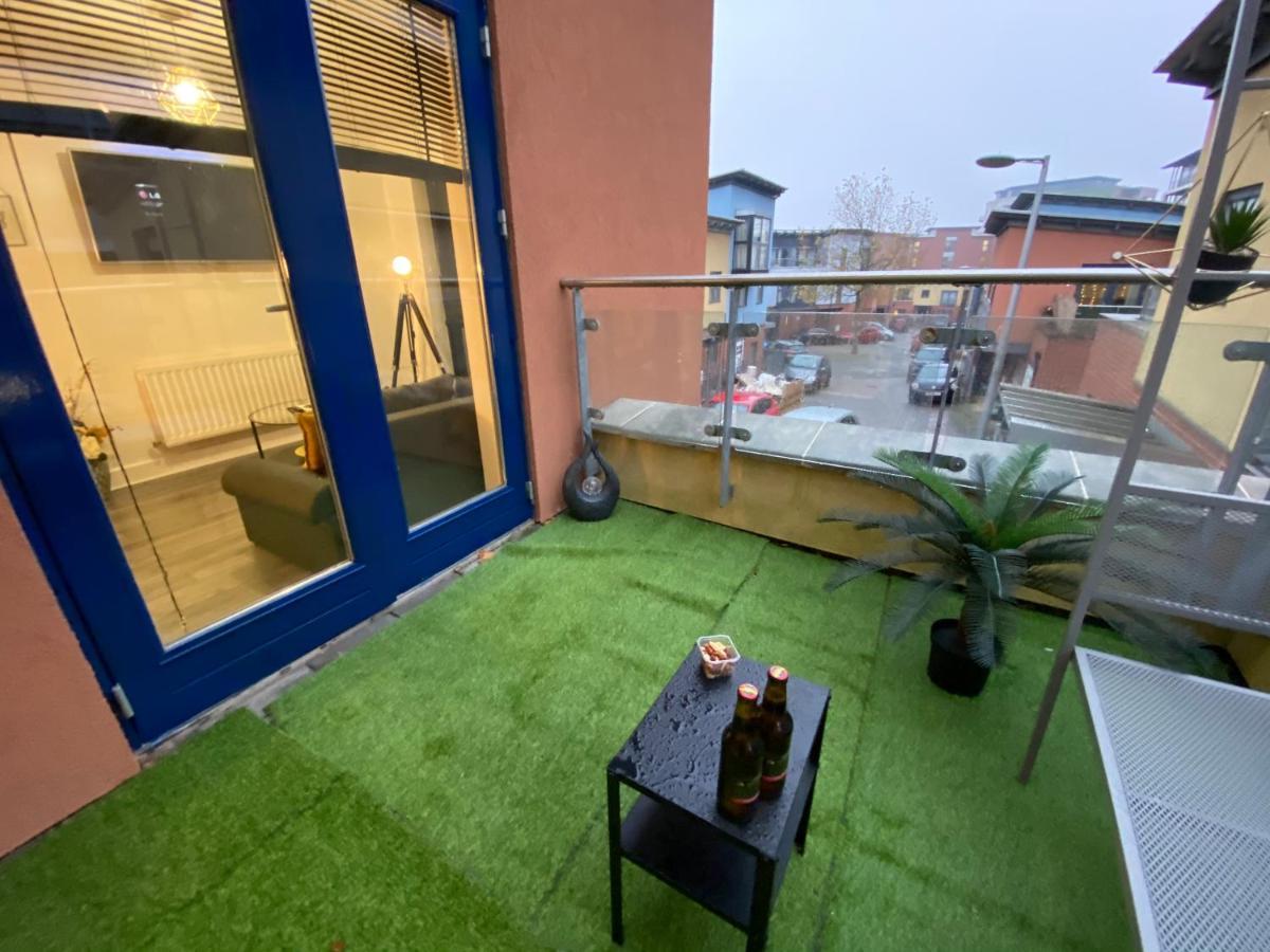 Luxe Place - Netflix & Workspace For 6 Birmingam Exterior foto